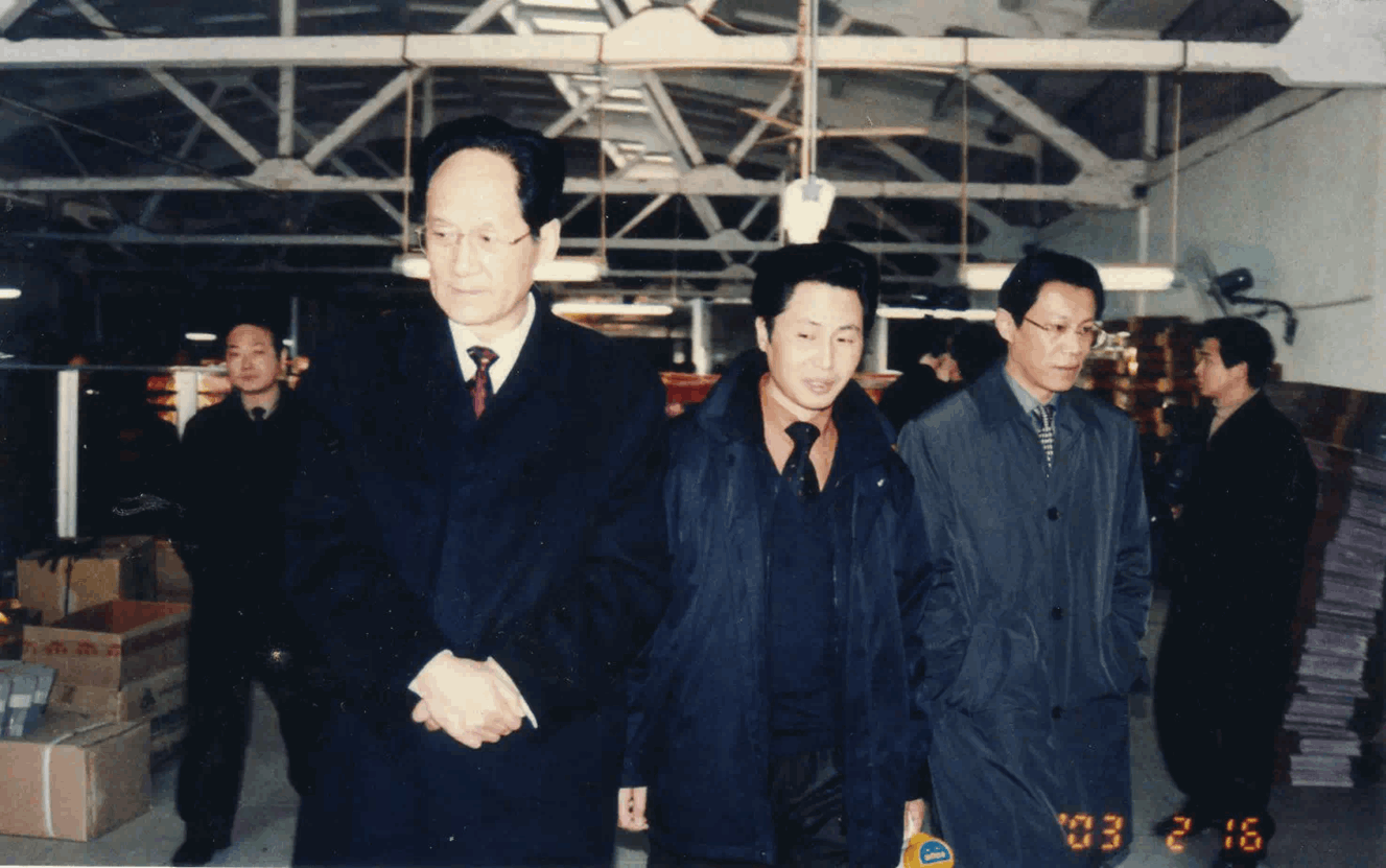 C1BE8DC20BA879386408126AEF74E6E7